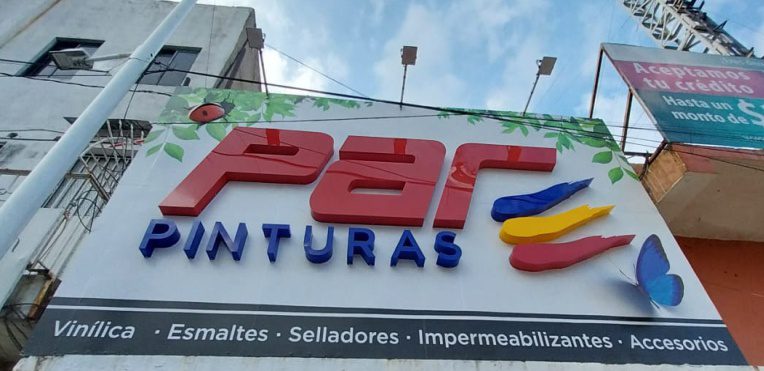 Imagen de marca en fachada